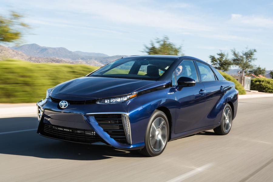  Toyota FCV 2015 года  (US) (фото 7 из 23)